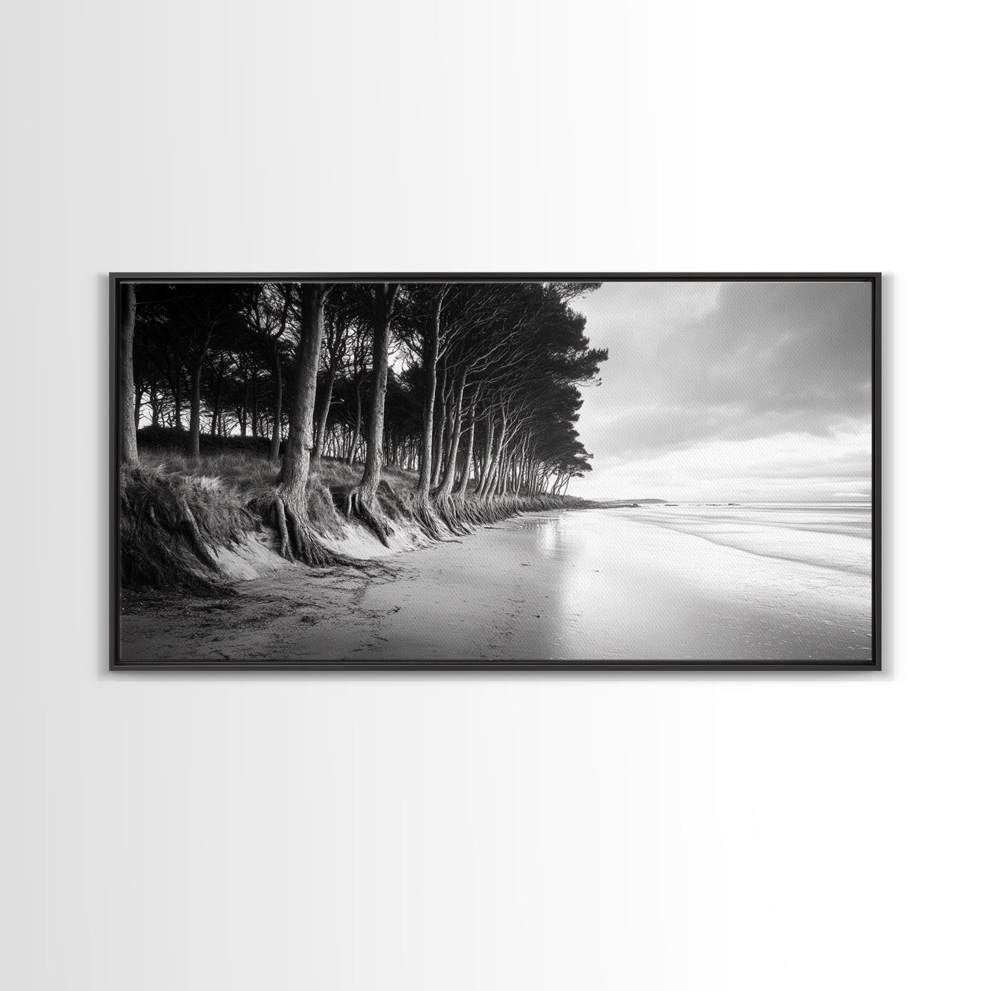 Kiefern, Sandstrand, Küstenidylle, Treibholzstrand, gerahmter Leinwanddruck, neutrale Wandkunst, rustikaler Küstenstil, Eingangsbereich-Landschaft