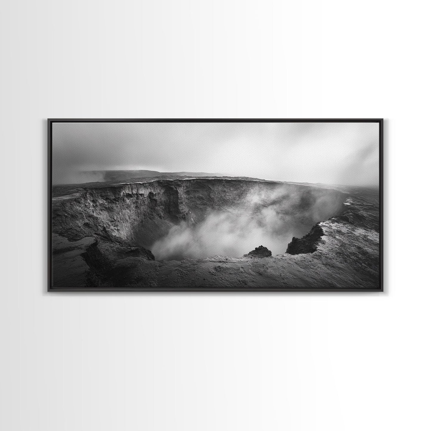 Vulkankrater, rauchige Erde, epische Landschaft, gerahmter Leinwanddruck, ausdrucksstarke Naturkunst, Dekoration fürs Arbeitszimmer, stimmungsvolle Schwarzweißfotografie