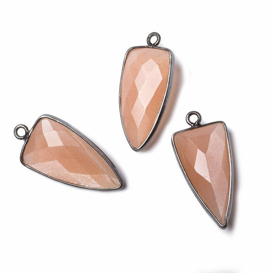 21x11mm Black Gold Bezel Angel Skin Peach Moonstone faceted point 1 focal bead