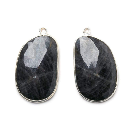 28x18mm Silver .925 Bezel Blue Sapphire faceted free shape Pendant Set of 2 pieces