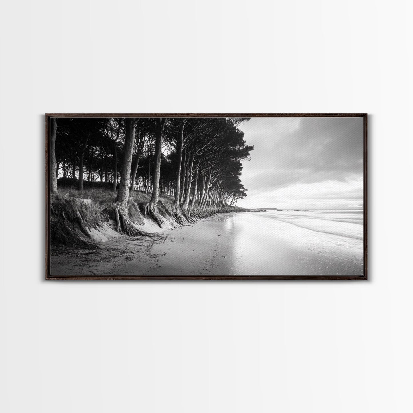 Kiefern, Sandstrand, Küstenidylle, Treibholzstrand, gerahmter Leinwanddruck, neutrale Wandkunst, rustikaler Küstenstil, Eingangsbereich-Landschaft