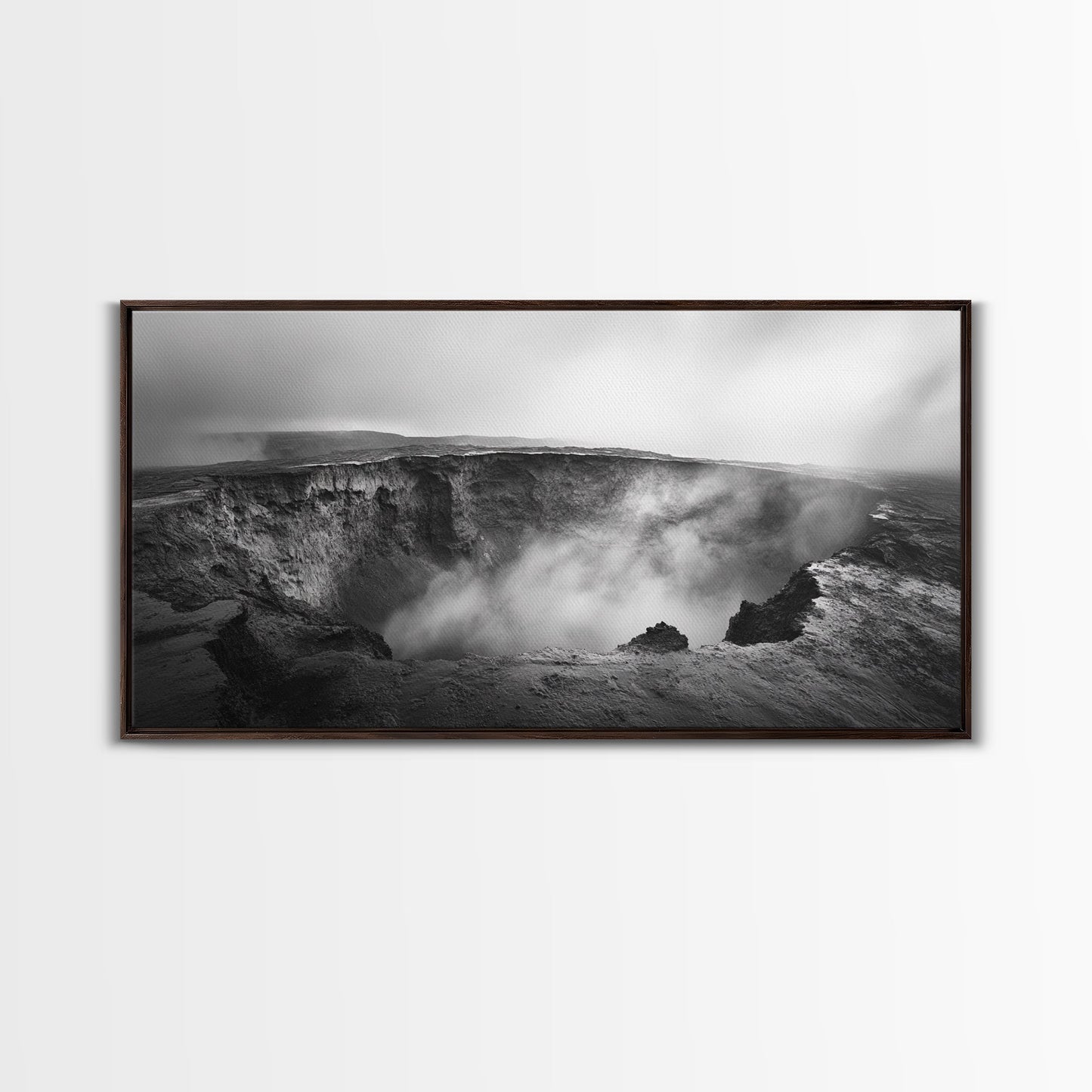 Vulkankrater, rauchige Erde, epische Landschaft, gerahmter Leinwanddruck, ausdrucksstarke Naturkunst, Dekoration fürs Arbeitszimmer, stimmungsvolle Schwarzweißfotografie