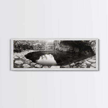 Steinbecken, Stille Spiegelung, Naturfotografie, Zen-Atmosphäre, Gerahmter Leinwanddruck, Wandbild fürs Badezimmer, Rustikale Dekoration, Ruhige Wohnatmosphäre