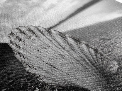 Muschel am Strand, Monochromes Küstenmotiv, Leinwanddruck, Boho-Wandkunst, Badezimmerdekoration, Natürliche Strandästhetik, Vom Meer inspirierte Kunst