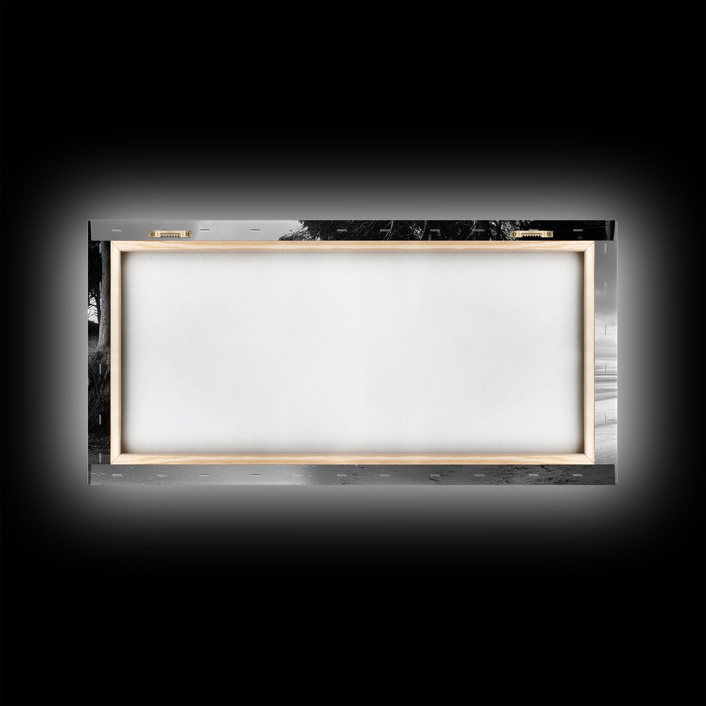 Kiefern, Sandstrand, Küstenidylle, Treibholzstrand, gerahmter Leinwanddruck, neutrale Wandkunst, rustikaler Küstenstil, Eingangsbereich-Landschaft