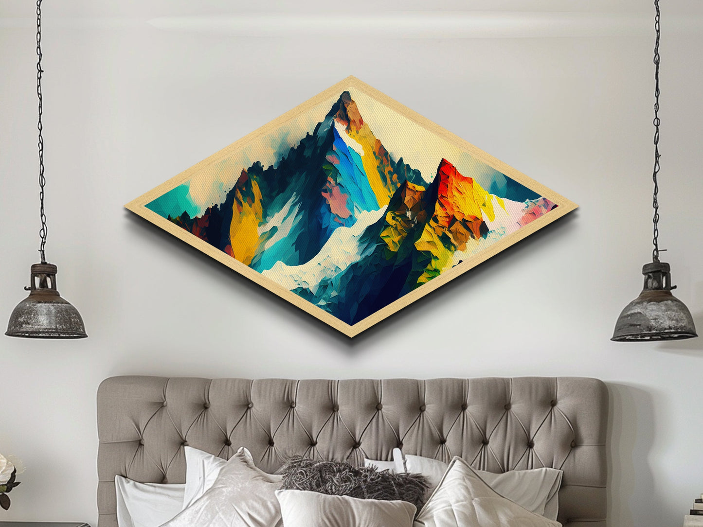 Kristalline Alpen – Rautenförmiger abstrakter Regenbogengipfel-Leinwanddruck mit polygonalem Bergpanorama und kräftigen geometrischen Strichen