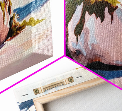 Moosbewachsener Felsen am Strand, Naturkunst am Meer, Erdiger Meeresdruck, Ruhige Zen-Dekoration, Organische minimalistische Ästhetik, Leinwanddruck fürs Wohnzimmer