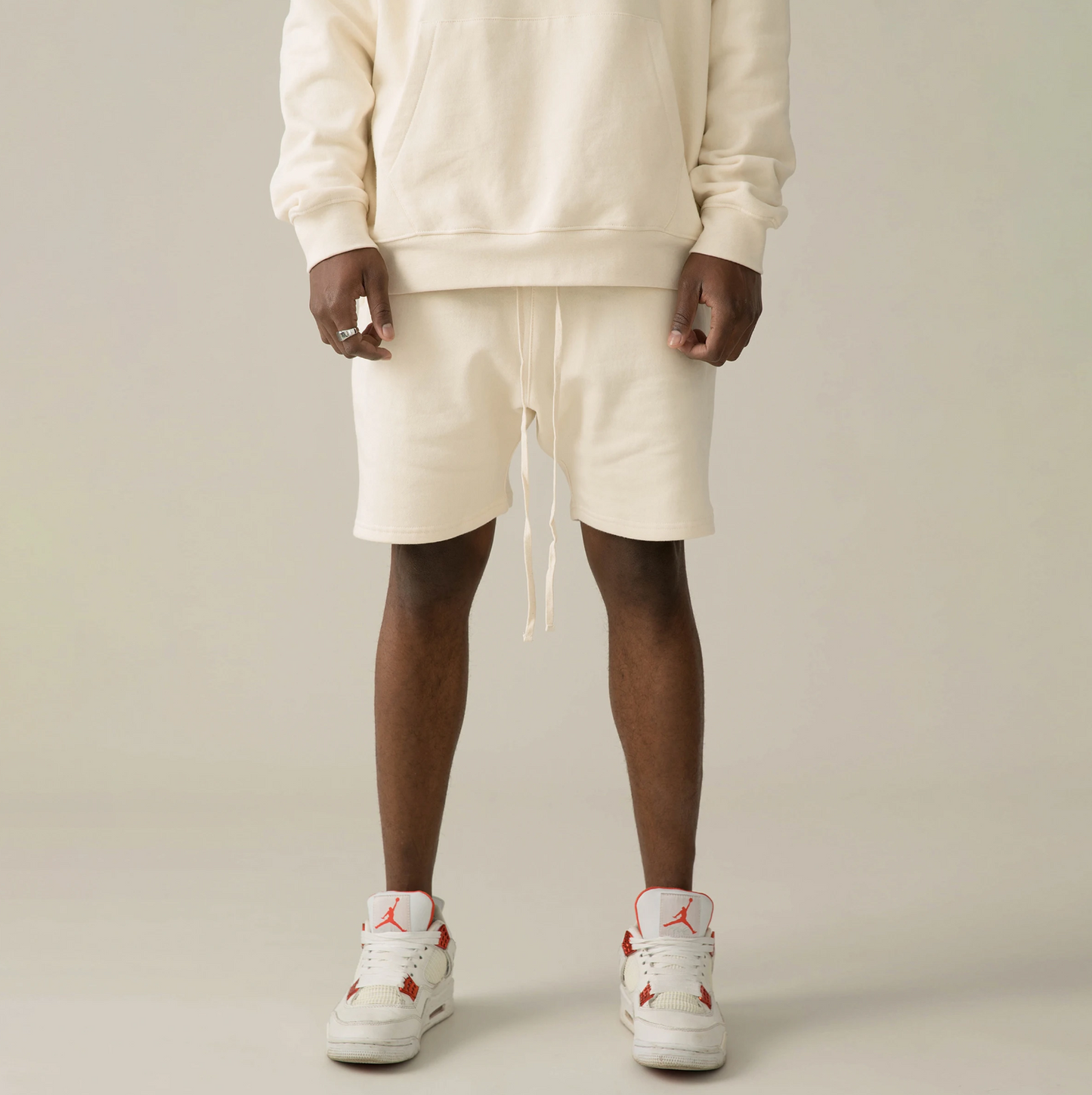Fleece lined Oversized Sweatshorts [Beige]