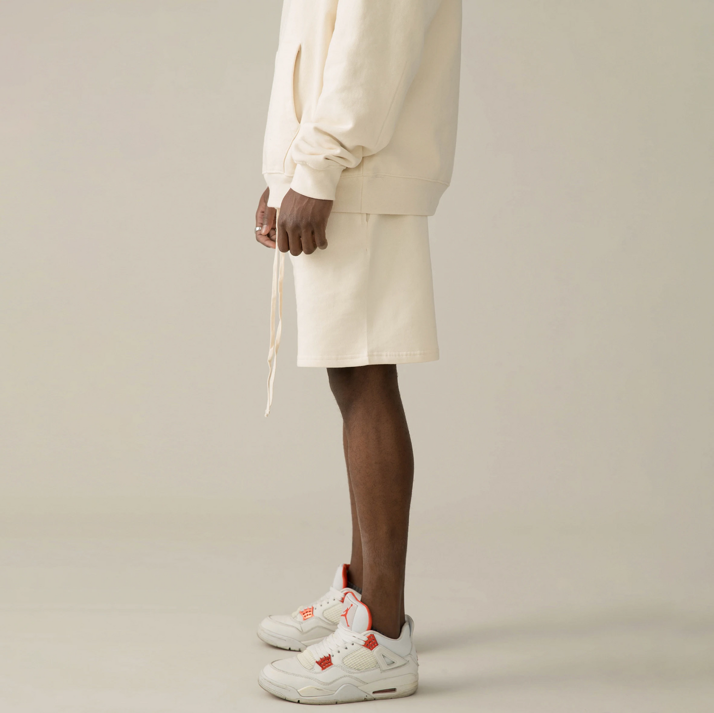 Fleece lined Oversized Sweatshorts [Beige]