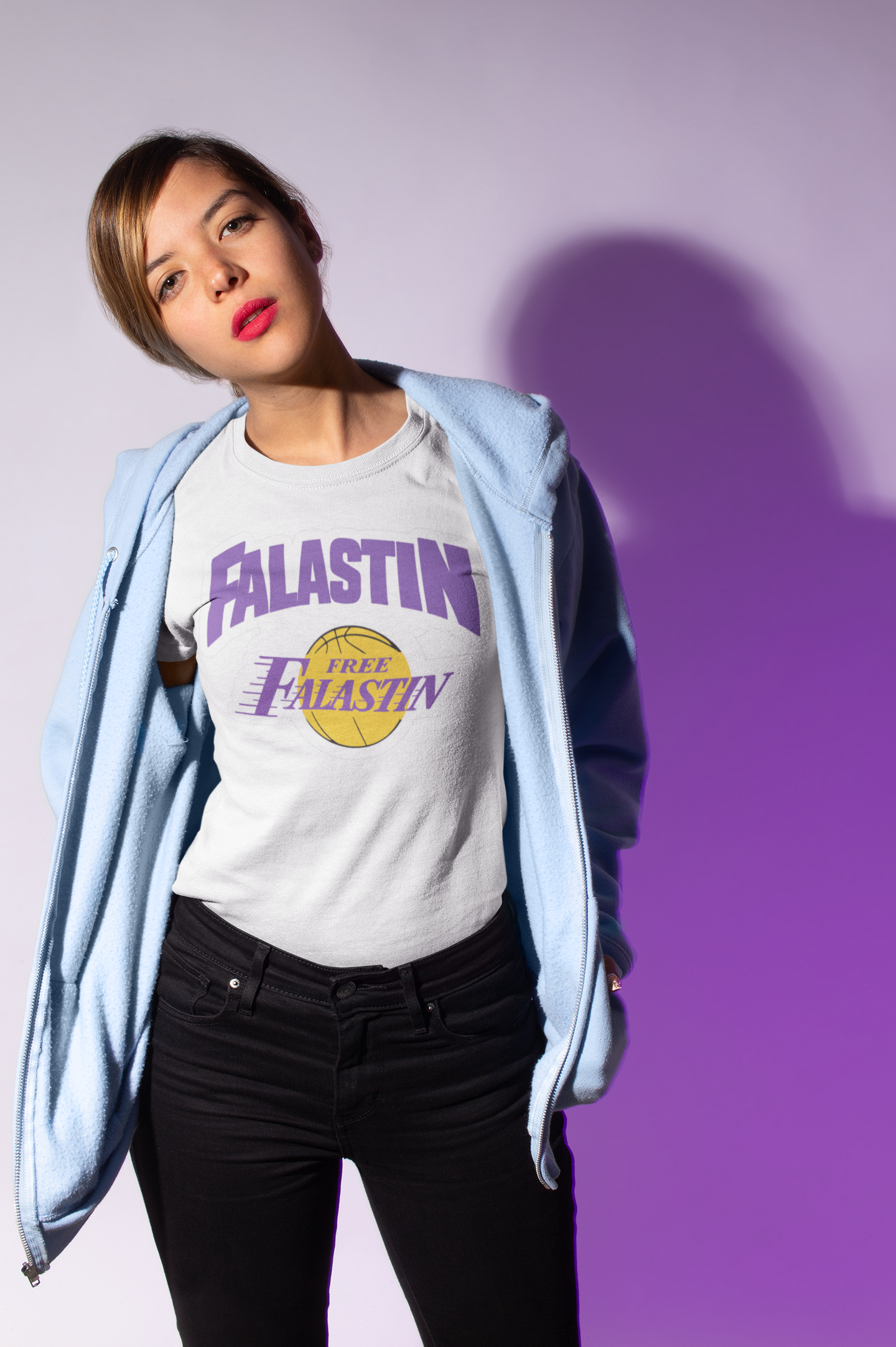 LA Lakers Logo inspiriertes, figurbetontes Damen-T-Shirt „Free Falastin Palestine“ (frei übersetzt: Slim Fit)