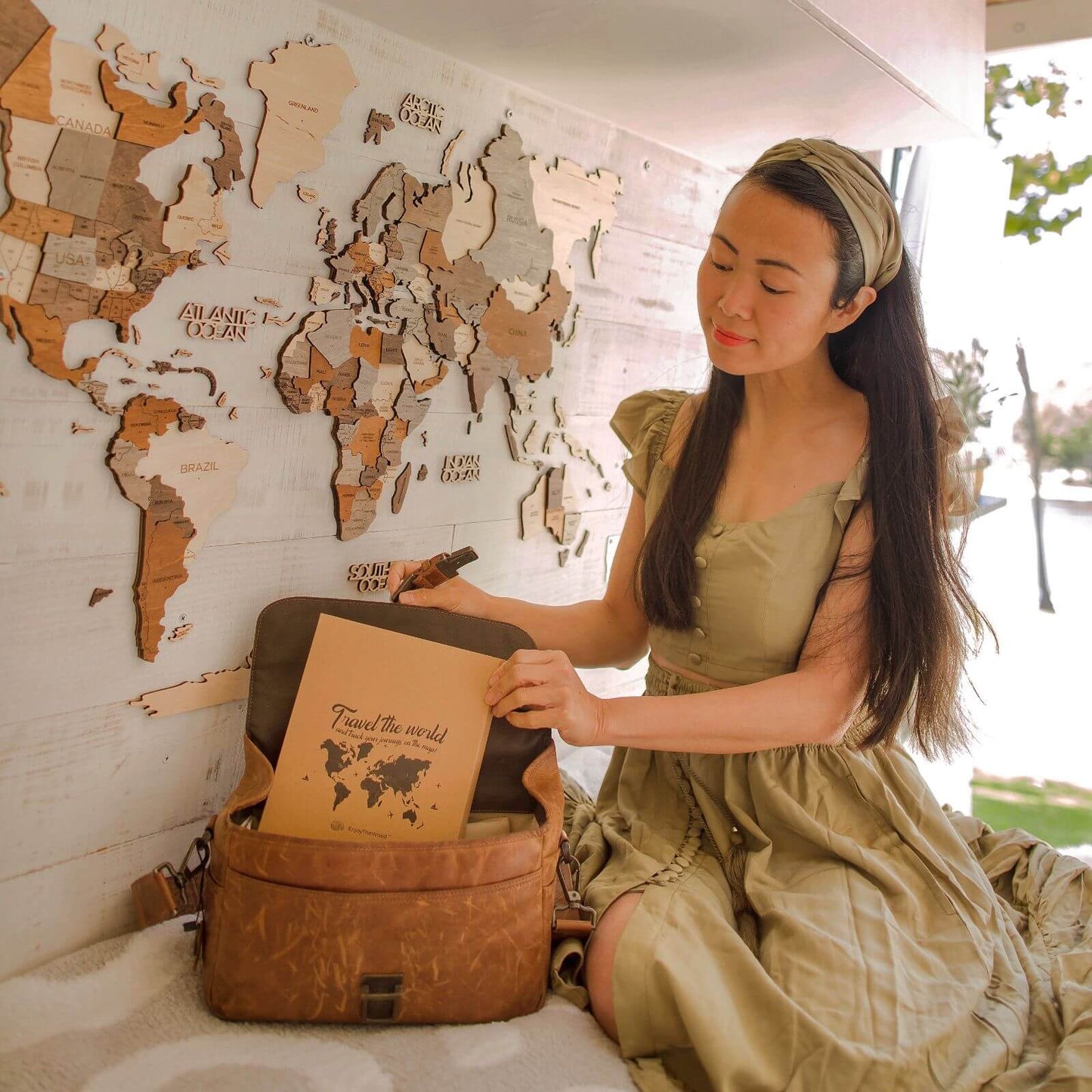 Bundle: Map, Photo Frames, Flags and Airplanes Pins